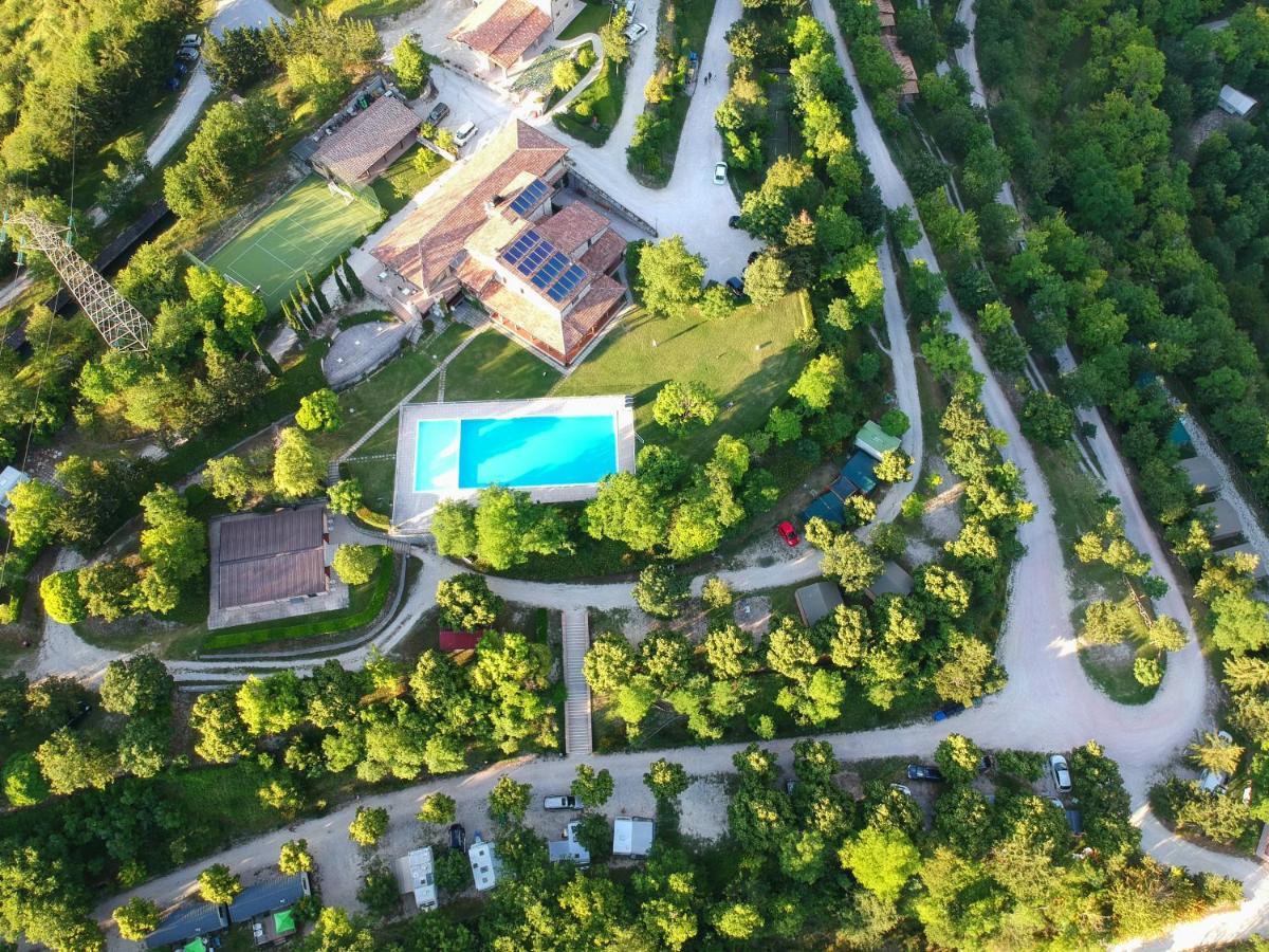 Camping Villaggio Il Collaccio Preci Eksteriør billede