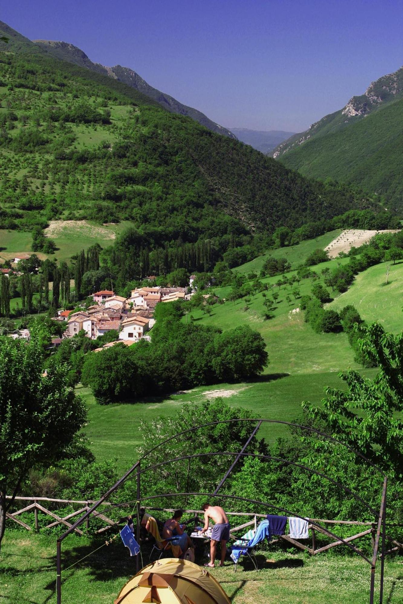 Camping Villaggio Il Collaccio Preci Eksteriør billede